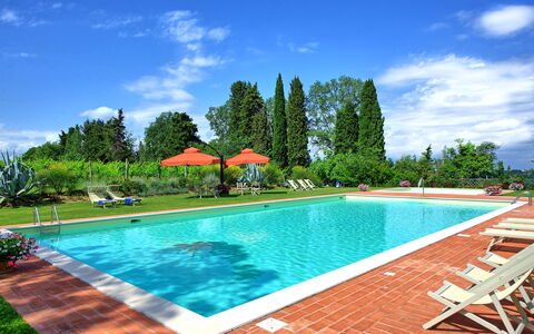 Villa Lorenza: Piscina, Propiedad, Bienes Raíces, Ocio, Casa, Vacaciones, Edificio, Recurso, Inmuebles, Cielo
