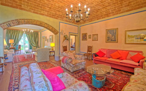 Villa Lorenza: Habitación, Propiedad, Mueble, Diseño De Interiores, Habitación, Edificio, Bienes Raíces, Techo, Casa, Sala