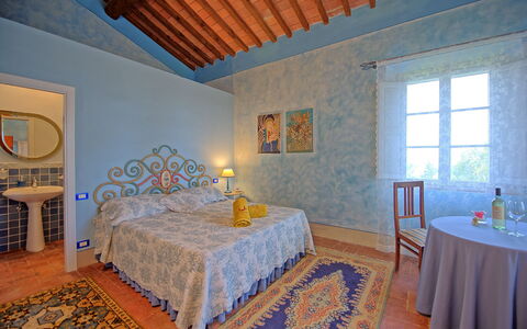 Villa Lorenza: Habitación, Habitación, Cama, Mueble, Propiedad, Sábana, Diseño De Interiores, Techo, Pared, Edificio
