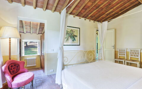 Le Pergole: Habitación, Habitación, Mueble, Propiedad, Cama, Edificio, Diseño De Interiores, Casa, Techo, Sábana
