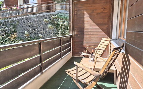 Zermatt 654: Madera, Madera Dura, Manchas De Madera, Mueble Para Exteriores, Tablón, Cubierta, Balcón, Sombra, Porche, Silla