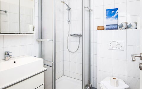 Teetied: Diseño De Interiores, Arreglo De Tubería, Suelo, Piso, Baño, Plomería, Departamento, Lavabo, Habitación, Techo
