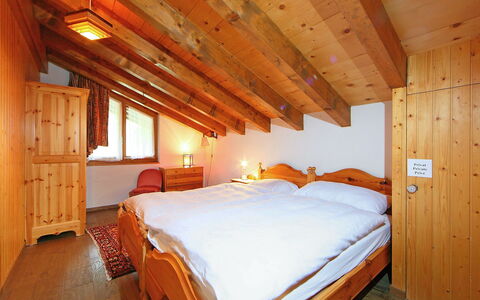 Vitalis: Mueble, Edificio, Comodidad, Madera, Cama, Casa, Diseño De Interiores, Marco De La Cama, Suelo, Madera Dura