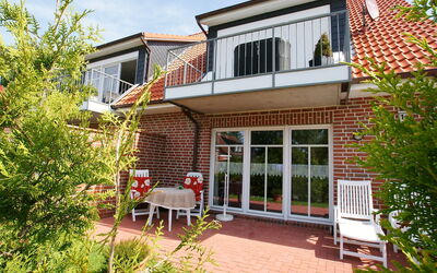 Norddeich 803: Planta, Cielo, Mueble, Edificio, Propiedad, Ventana, Silla, Casa, Madera, Cabaña