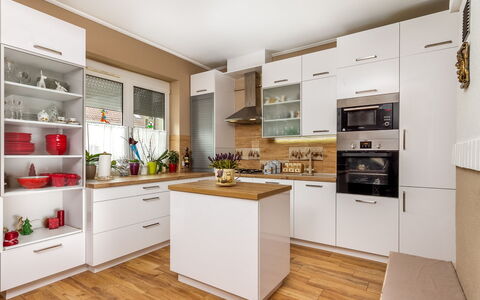 Colore: Mostrador, Gabinetes, Propiedad, Aparato De Cocina, Cocina, Estufa De Cocina, Edificio, Madera, Electrodoméstico, Estantería