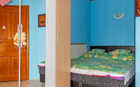 Colore: Mueble, Propiedad, Verde, Edificio, Azur, Azul, Puerta, Gabinetes, Comodidad, Encendiendo