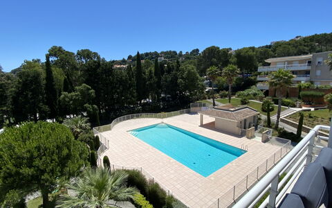 Cavalaire 154: Piscina, Recurso, Eco Hotel, Inmuebles, Sombra, Paisajismo, Ocio, Jardín, Villa