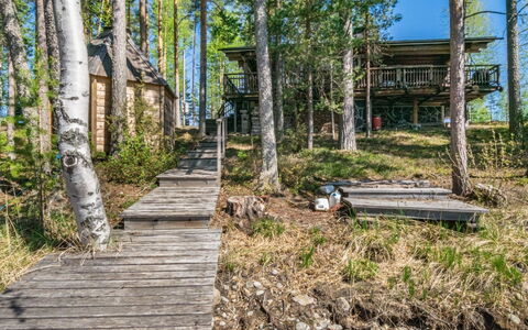 Patu: Madera, Bosque, Cabaña, Madera Dura, Tablón, Cuarto De Troncos, Bosque, Edificios Del Jardín, Eco Hotel, Material Natural