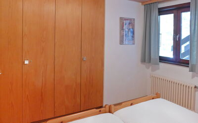 Alpe des Chaux 500: Edificio, Ventana, Madera, Puerta, Sombra, Manchas De Madera, Piso, Comodidad, Pintar