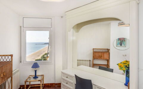 Playa de Aro 230: Madera, Diseño De Interiores, Suelo, Piso, Mueble, Habitación, Techo, Departamento, Mar, Habitación