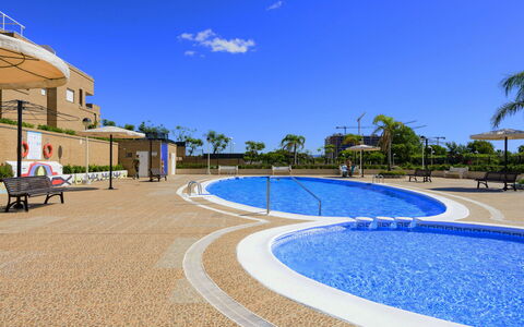Jardines del Mar i: Material Compuesto, Piscina, Sombra, Recurso, Mueble Para Exteriores, Hotel, Centro De Ocio, Cerca, Ciudad De Vacaciones