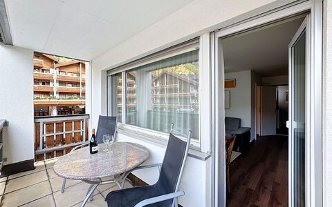 Viktoria a: Madera, Departamento, Diseño De Interiores, Suelo, Techo, Condominio, Habitación, Vaso, Balcón, Madera Dura
