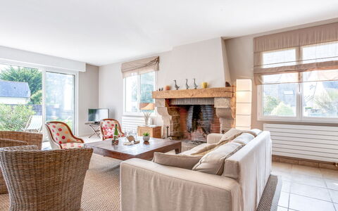 Maison Courlis: Propiedad, Sala, Habitación, Mueble, Diseño De Interiores, Edificio, Casa, Casa, Suelo, Mesa De Café