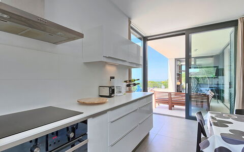Anna: Propiedad, Habitación, Edificio, Diseño De Interiores, Mostrador, Mueble, Casa, Cocina, Arquitectura, Bienes Raíces