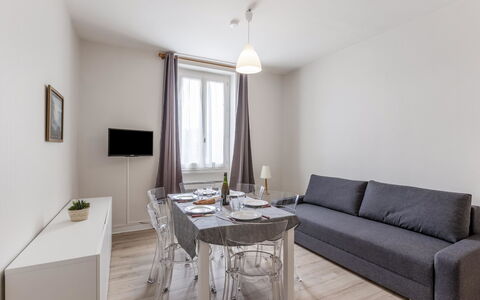 Dinard 120: Mesa, Mueble, Propiedad, Sofá, Ventana, Madera, Diseño De Interiores, Edificio, Suelo