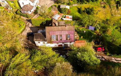 Haus Keller: Planta, Edificio, Ventana, Paisaje Natural, Casa, Paisaje, Árbol, Área Rural, Bienes Raíces, Techo