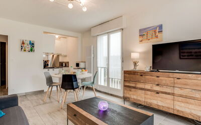 Le Zal 141.2: Mueble, Marco, Mesa, Madera, Diseño De Interiores, Sofá, Piso, Suelo, Cocina, Sala