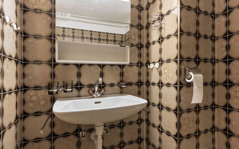 Atlantis Apartments by Mein Samnaun – Mo: Arreglo De Tubería, Baño, Loseta, Plomería, Lavabo Del Baño, Grifo, Lavabo