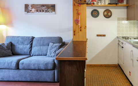 Nendaz 664: Fregadero, Gabinetes, Sofá, Propiedad, Mueble, Mostrador, Aparato De Cocina, Lavabo, Azur, Madera