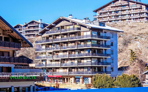 Nendaz 664: Departamento, Condominio, Balcón, Hotel, Ciudad De Vacaciones, Alpes, Pueblo De Montaña