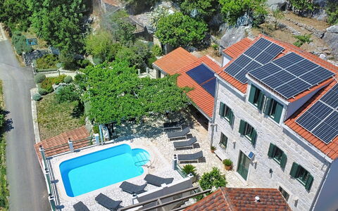 Anita: Piscina, Recurso, Eco Hotel, Inmuebles, Mueble Para Exteriores, Ocio, Villa, Hotel, Paraguas, Ciudad De Vacaciones