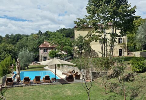 Angeloni: Propiedad, Casa, Inmuebles, Casa, Bienes Raíces, Edificio, Barrio Residencial, Mansión, Villa, Piscina