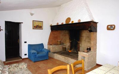 Iris: Habitación, Propiedad, Hogar, Casa, Edificio, Mueble, Sala, Bienes Raíces, Diseño De Interiores, Albañileria Horno