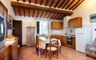 Giaggiolo: Propiedad, Habitación, Edificio, Mueble, Casa, Bienes Raíces, Diseño De Interiores, Cabaña, Suelo, Casa