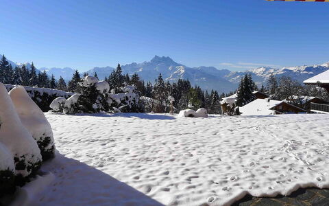 Cristel 2: Cielo, Propiedad, Nieve, Pendiente, Tienda, Árbol, Montaña, Landform Glaciales, Planta, Congelación