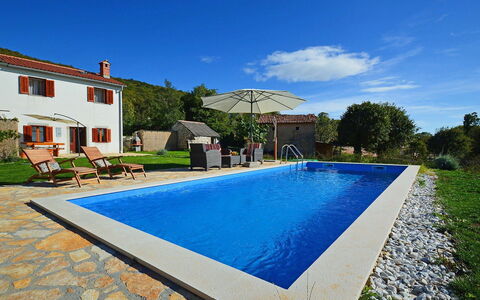 Stancija Negri: Agua, Planta, Cielo, Propiedad, Edificio, Piscina, Nube, Naturaleza, Ventana, Azur