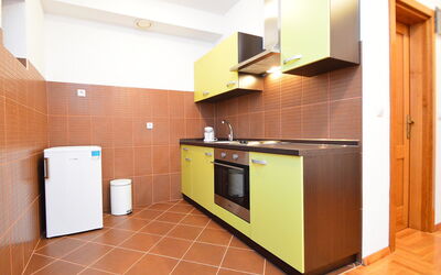 Bilice 150.5: Gabinetes, Mueble, Propiedad, Mostrador, Edificio, Aparato De Cocina, Casa, Cocina, Madera