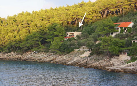Korčula Prigradica 300: Agua, Cielo, Los Recursos Hídricos, Nube, Planta, Paisaje Natural, Árbol, Edificio, Tierras Altas, Lago
