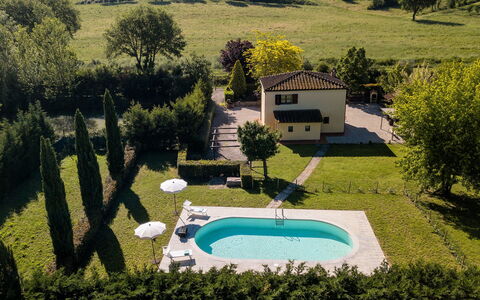 Villa La Fragola: Propiedad, Piscina, Casa, Inmuebles, Bienes Raíces, Árbol, Recurso, Casa, Edificio, Mansión